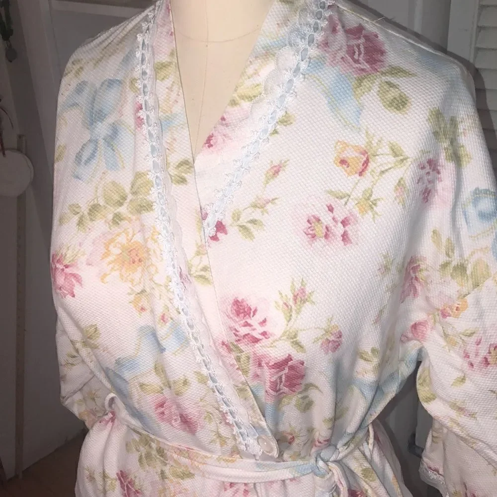 Christian Dior Vintage 1980s Floral Robe 2 Pockets Modesty Button Lace Detail